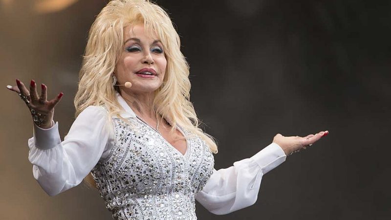 Dolly Parton Withdraws Herself