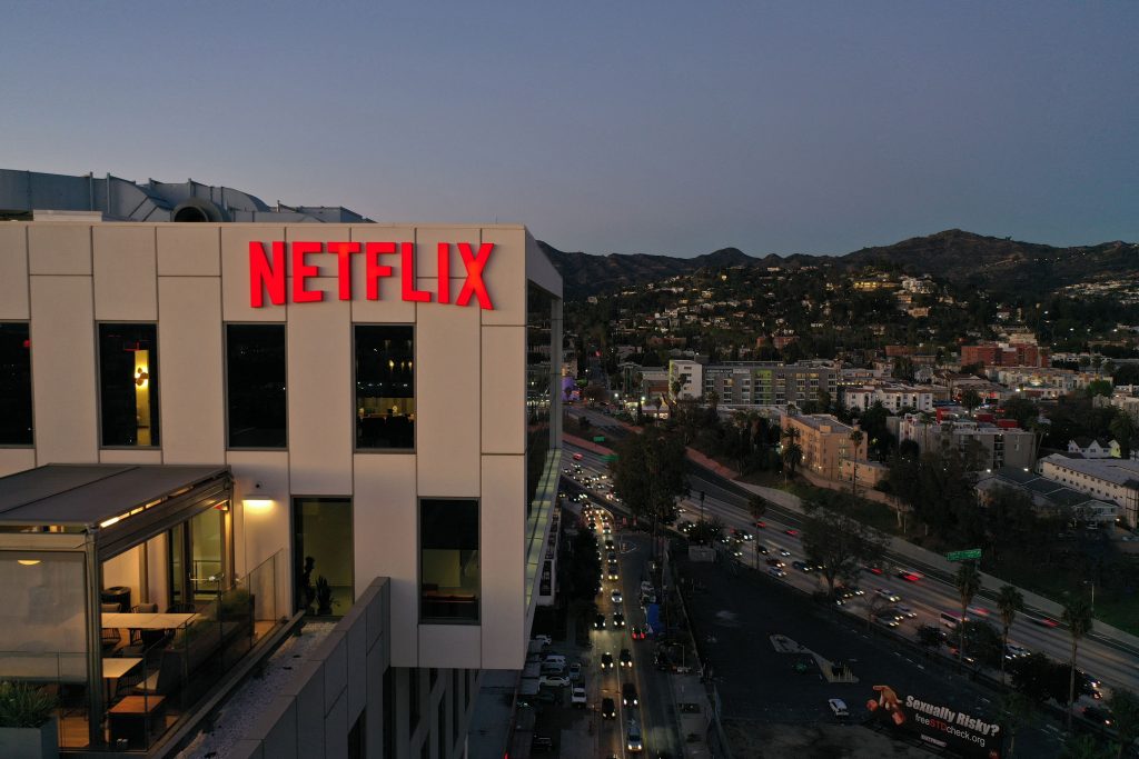 Netflix will require to pay for users outside household