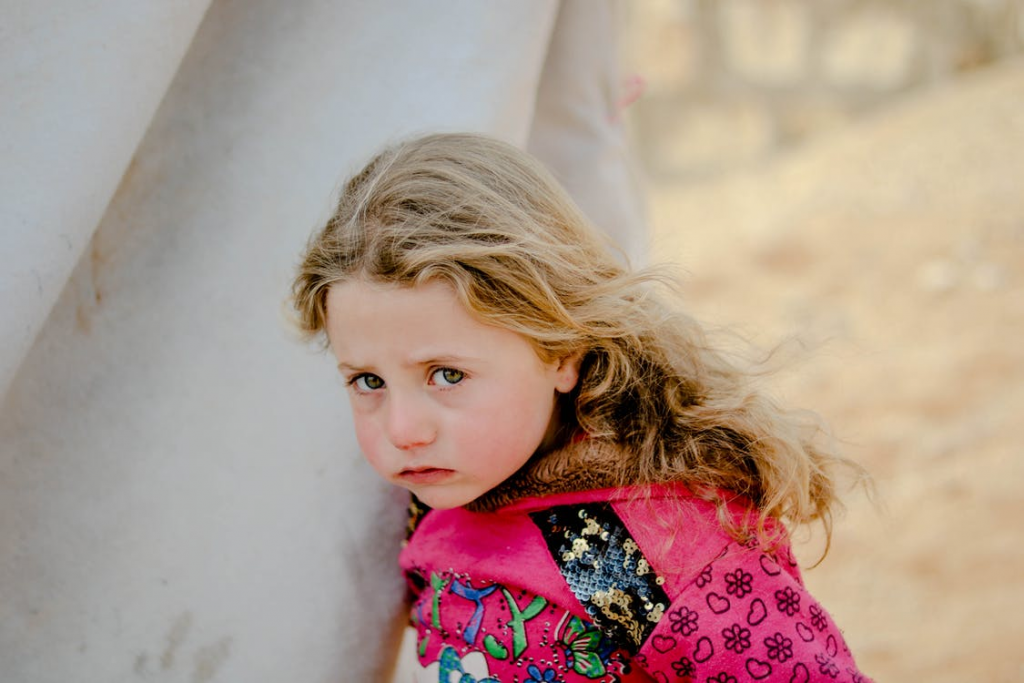 Ukraine war Refugee girl
