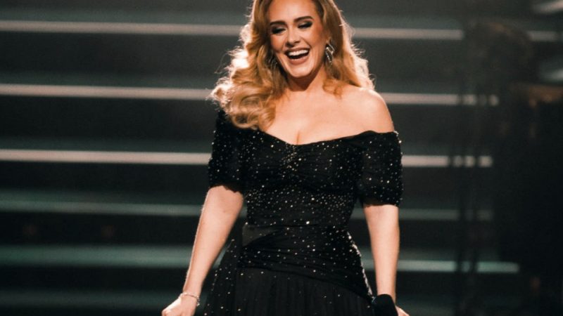 Adele apologized