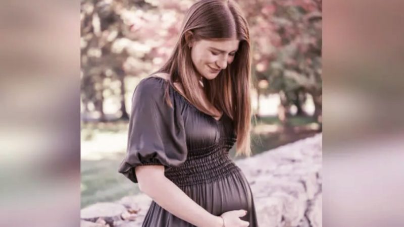 Jennifer Gates expecting first child