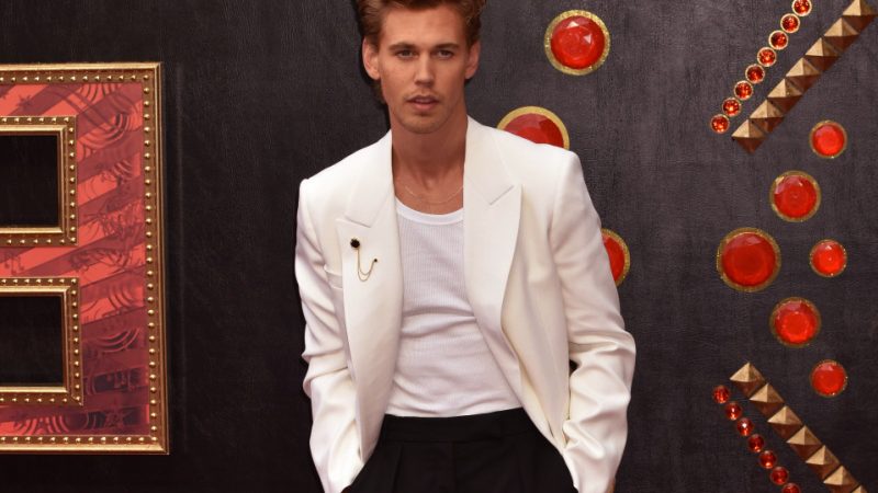 Austin Butler Chokes Up Paying Tribute