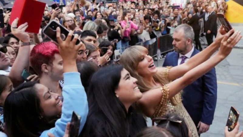 Taylor Swift fans sue Ticketmaster