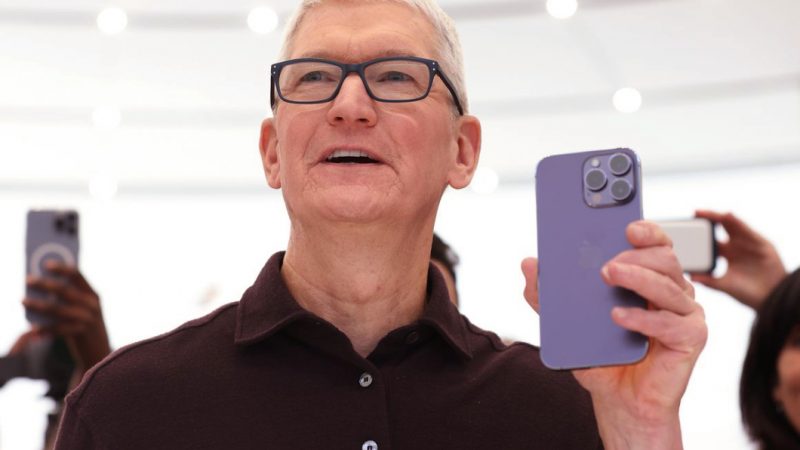 Apple Talks Up High-End iPhones